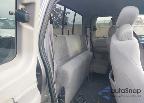 2002 Ford F-150 Lariat/Xl/Xlt из США, поврежденный, VIN 1FTRX17W32KE39493